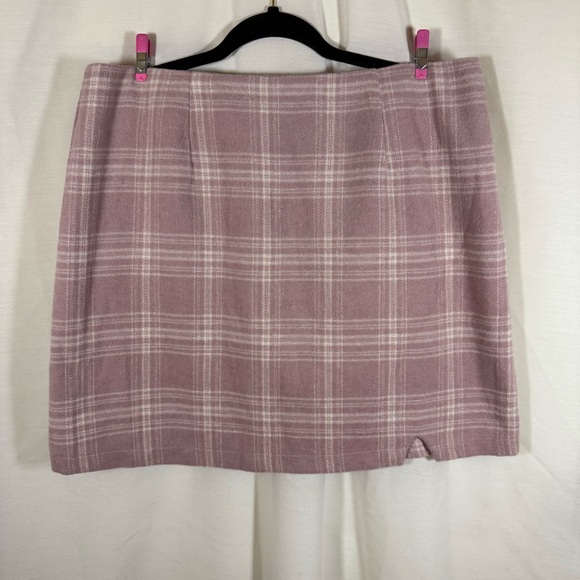 Pink Lily Dresses & Skirts - Pink Lily Plaid Mini Skirt Fleece / Wool Type Soft Pink Winter Size XL NWT